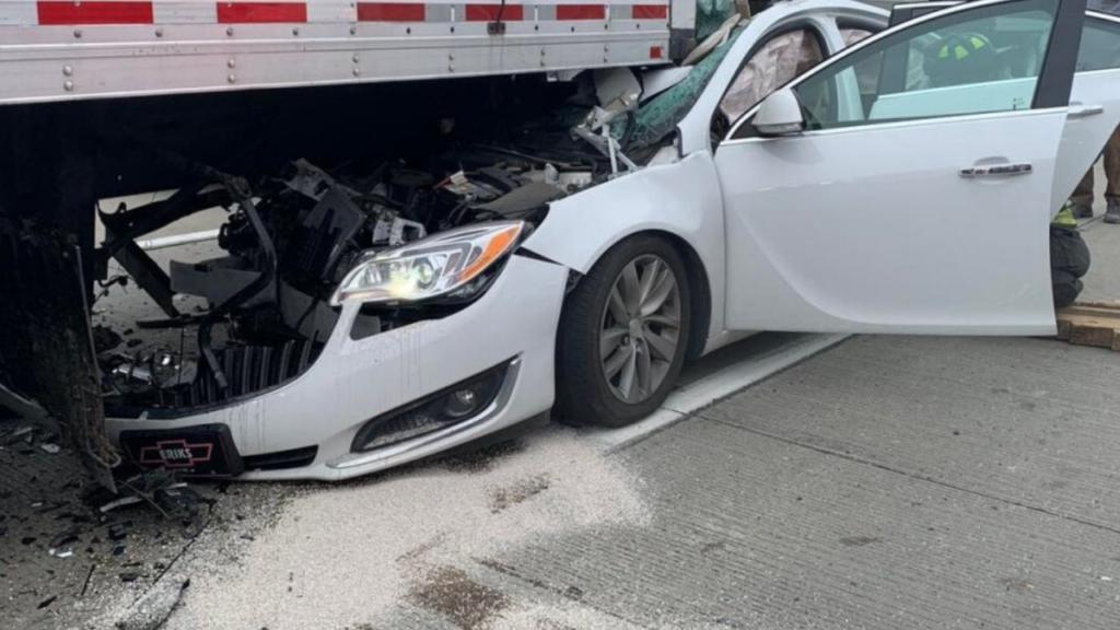 Accidentes De Camión Por Empotramiento Debajo Del Remolque